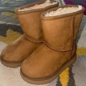 Kids' Classic Short Water
Resistant Genuine
Shearling Boot